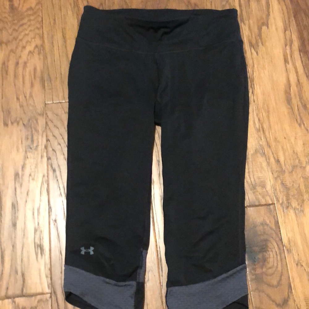 Medium Under Armour capris